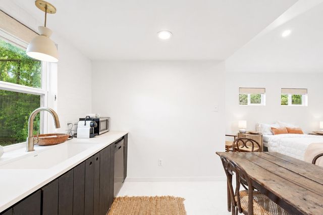 1016 E 43rd ST, Austin, TX 78751