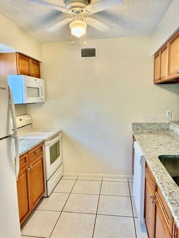 211 AIRPORT AVENUE W 111, Venice, FL 34285