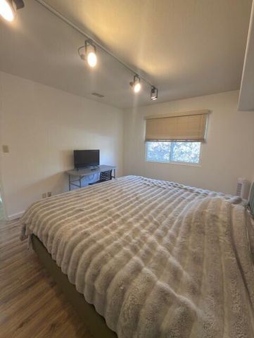 5536 Overlook Drive NE, Albuquerque, NM 87111