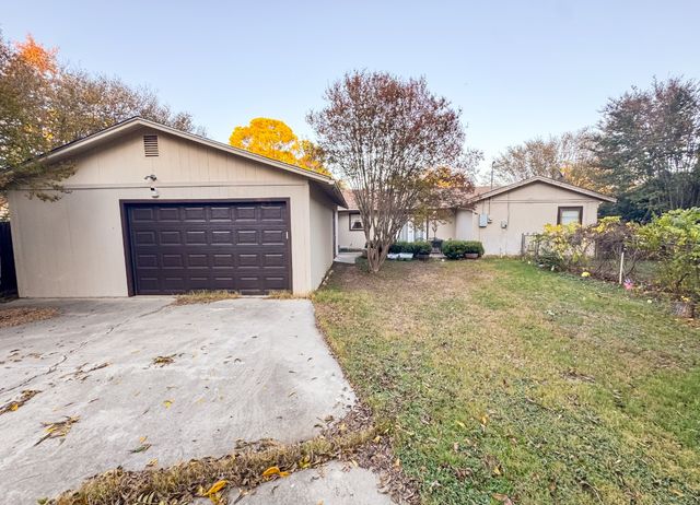 2205 10th Street, Brownwood, TX 76801