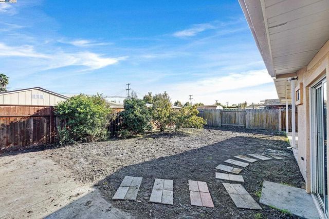 27946 Pompano Ave, Hayward, CA 94544