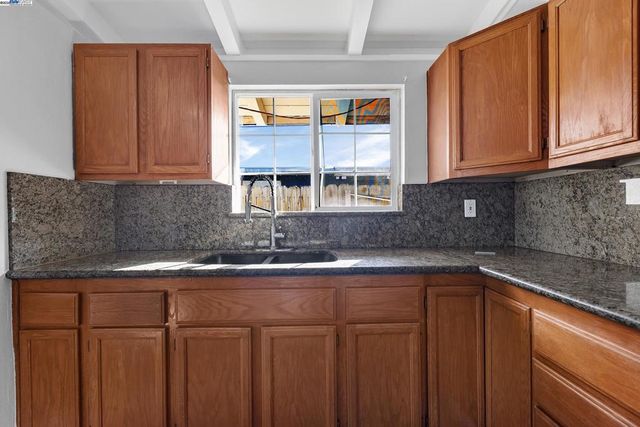 27946 Pompano Ave, Hayward, CA 94544