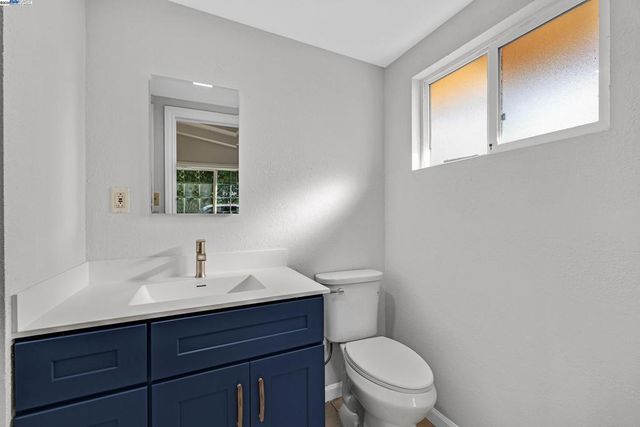 27946 Pompano Ave, Hayward, CA 94544