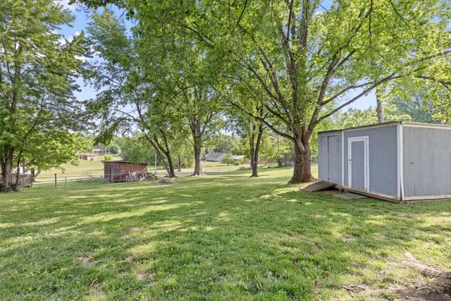216 Fischer Dr, White House, TN 37188