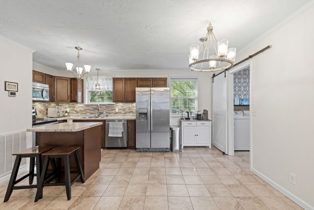 216 Fischer Dr, White House, TN 37188