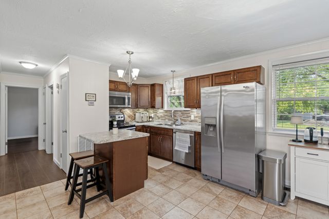 216 Fischer Dr, White House, TN 37188