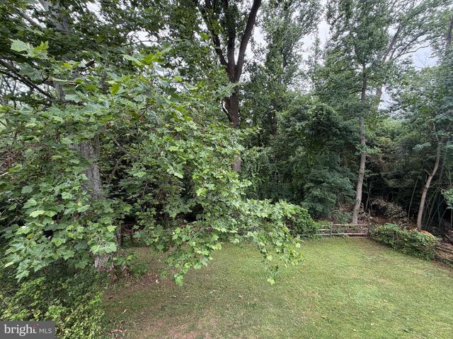 220 BALLIGOMINGO RD, Conshohocken, PA 19428