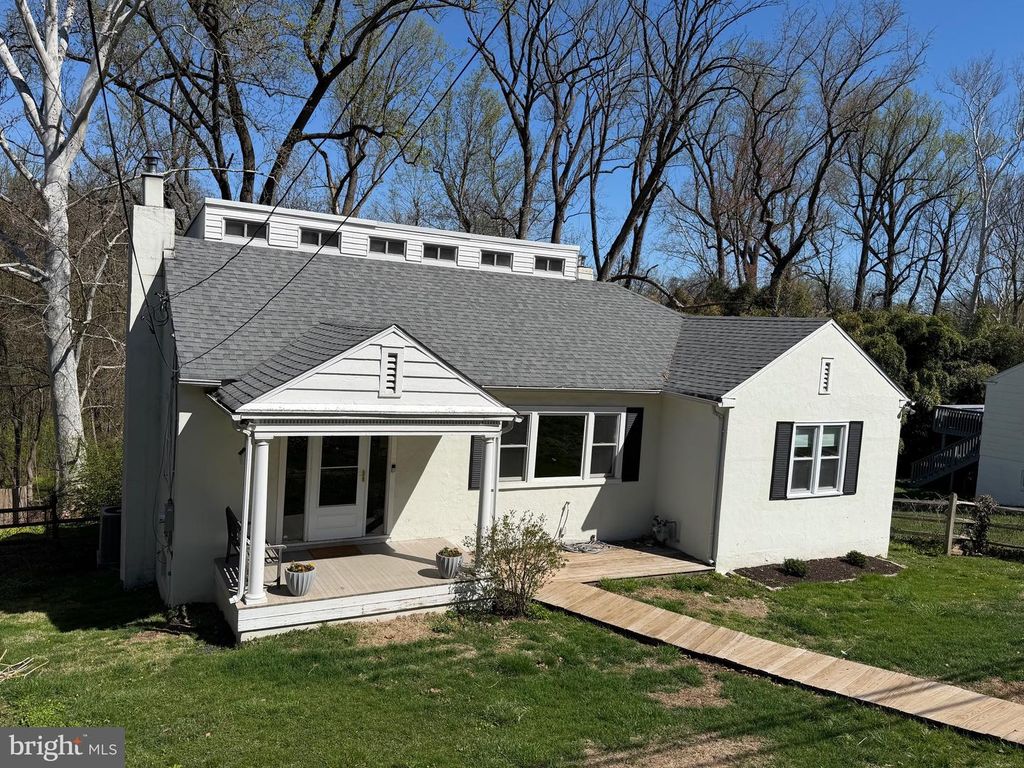 220 BALLIGOMINGO RD, Conshohocken, PA 19428