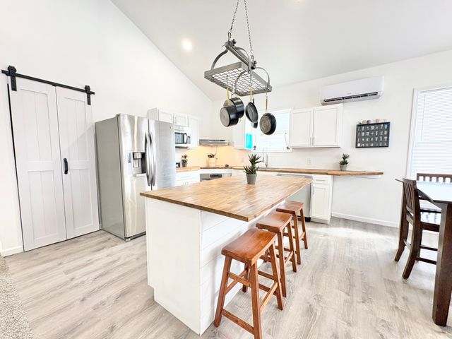 2450 Highway 231, S, Castalian Springs, TN 37031