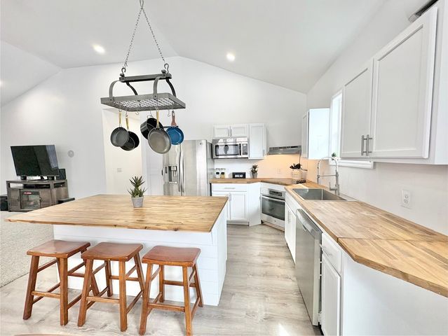 2450 Highway 231, S, Castalian Springs, TN 37031