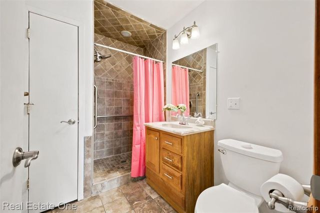 3003 Longview Avenue, Rochester Hills, MI 48307