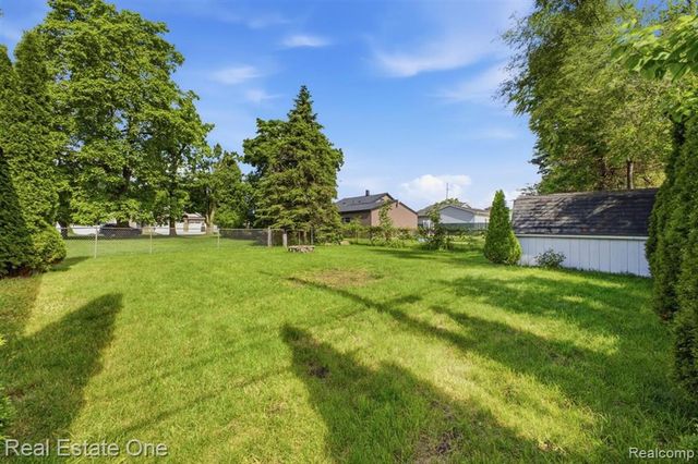 3003 Longview Avenue, Rochester Hills, MI 48307