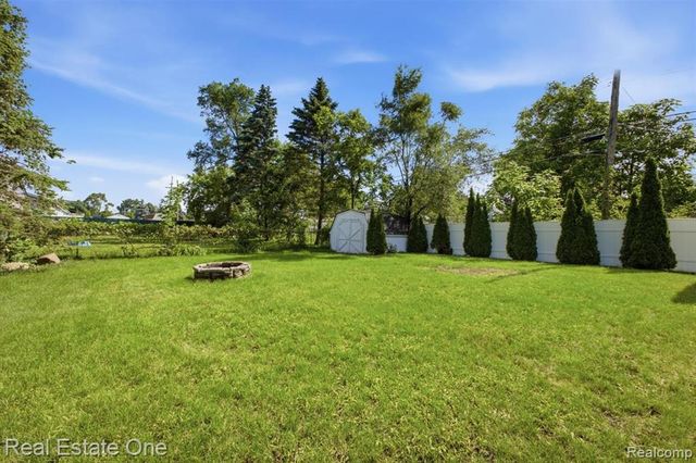 3003 Longview Avenue, Rochester Hills, MI 48307