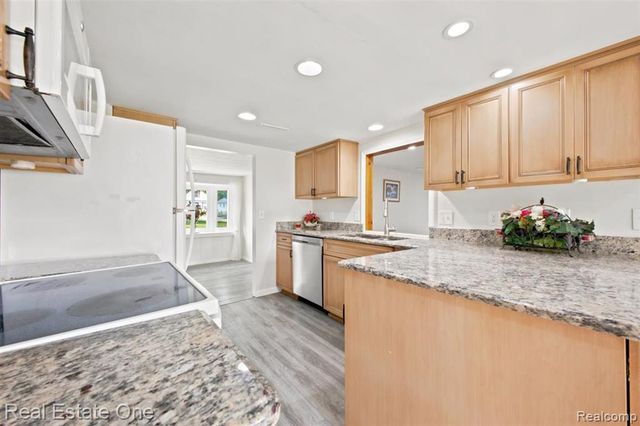 3003 Longview Avenue, Rochester Hills, MI 48307