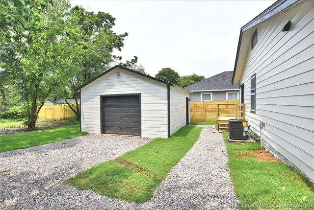 4636 S 29th West Avenue, Tulsa, OK 74107