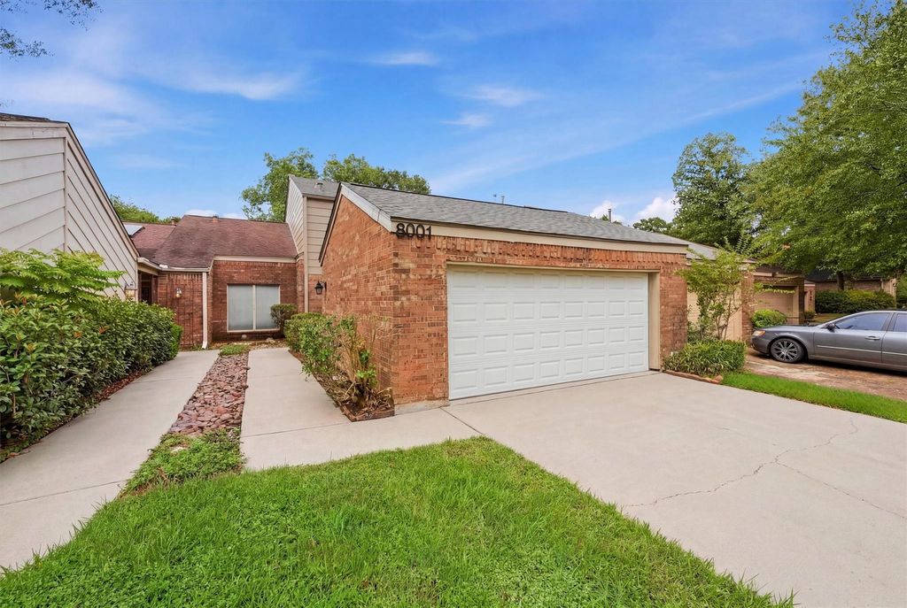 8001 Rebawood Drive, Humble, TX 77346
