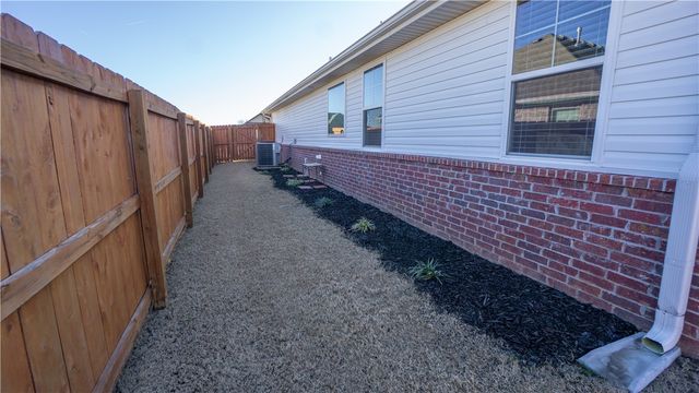 321 N Otoe Street, Farmington, AR 72730