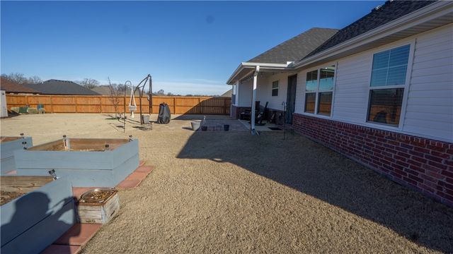 321 N Otoe Street, Farmington, AR 72730