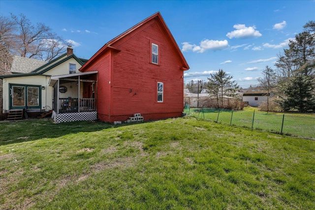18 School Street, Belmont, NH 03220