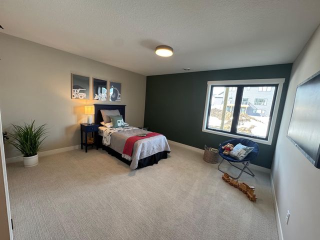 702 Summer Avenue SE, New Prague, MN 56071