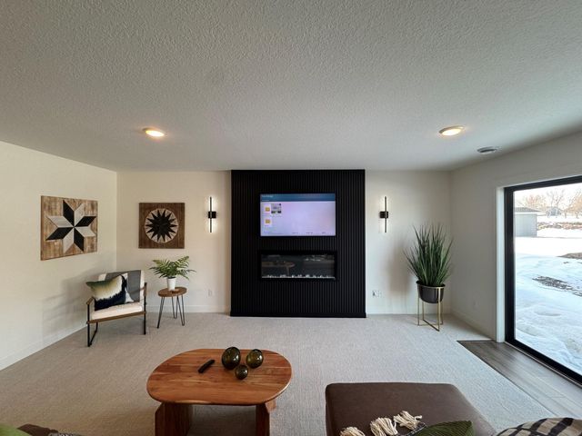 702 Summer Avenue SE, New Prague, MN 56071