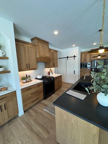 702 Summer Avenue SE, New Prague, MN 56071