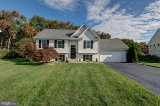 330 E HARVEST LN, Middletown, DE 19709