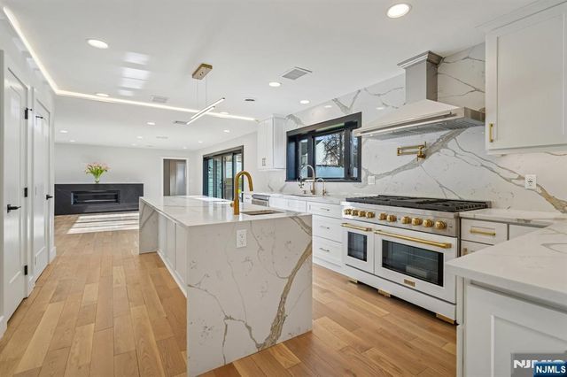 292 Magnolia Avenue, Cresskill, NJ 07626