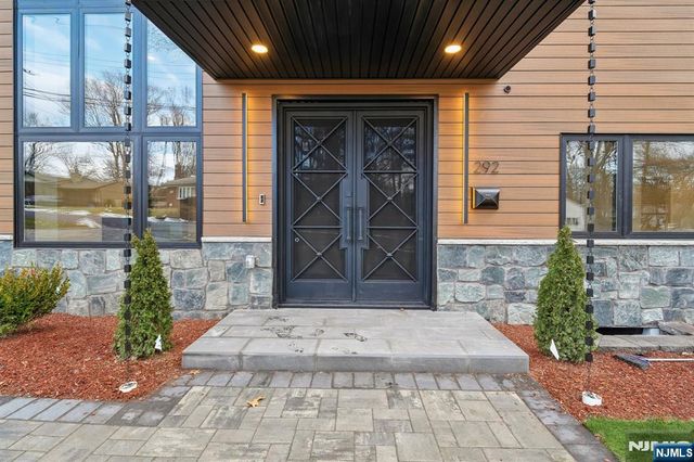 292 Magnolia Avenue, Cresskill, NJ 07626