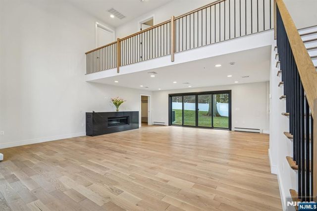 292 Magnolia Avenue, Cresskill, NJ 07626