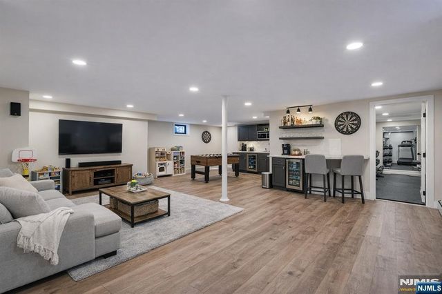 292 Magnolia Avenue, Cresskill, NJ 07626