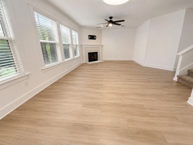 34 Steep Trail Place, Conroe, TX 77385