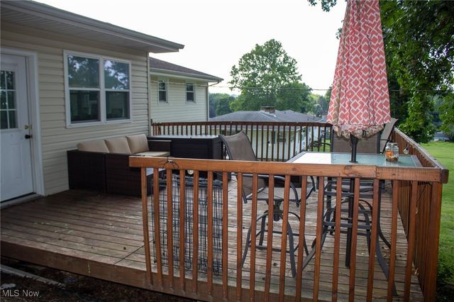 975 Blossom Lane, Zanesville, OH 43701