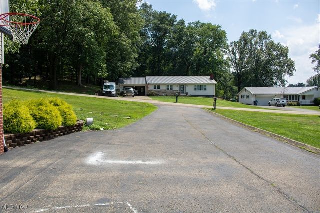 975 Blossom Lane, Zanesville, OH 43701