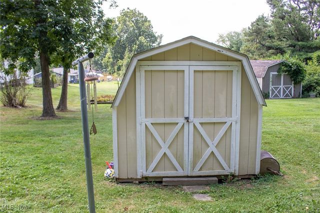 975 Blossom Lane, Zanesville, OH 43701