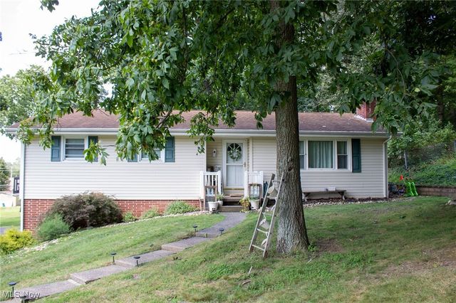 975 Blossom Lane, Zanesville, OH 43701