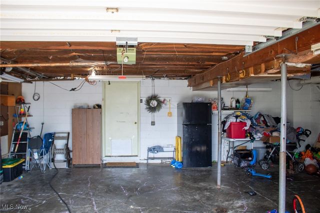 975 Blossom Lane, Zanesville, OH 43701