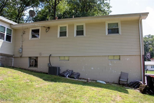 975 Blossom Lane, Zanesville, OH 43701