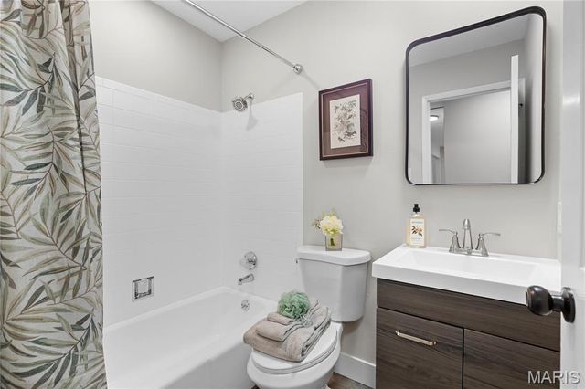 1618 Clock Tower Drive, St Louis, MO 63138