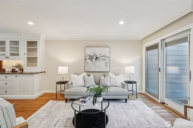 10331 NE 19th Place, Bellevue, WA 98004