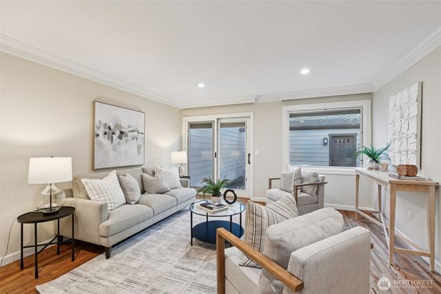 10331 NE 19th Place, Bellevue, WA 98004