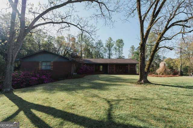 190 Fairlawn Drive, Carrollton, GA 30117