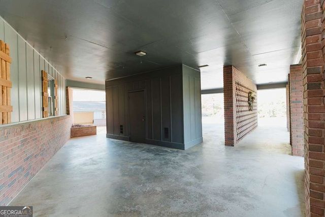 190 Fairlawn Drive, Carrollton, GA 30117