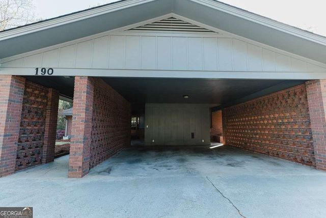 190 Fairlawn Drive, Carrollton, GA 30117