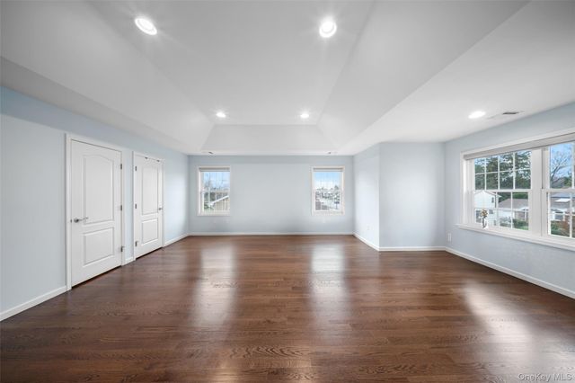 22 Preston Lane, Syosset, NY 11791