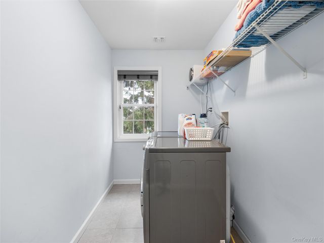 22 Preston Lane, Syosset, NY 11791