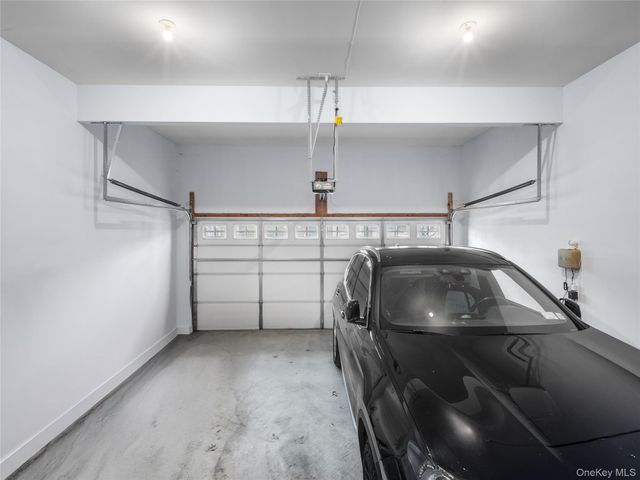 22 Preston Lane, Syosset, NY 11791