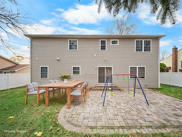 22 Preston Lane, Syosset, NY 11791