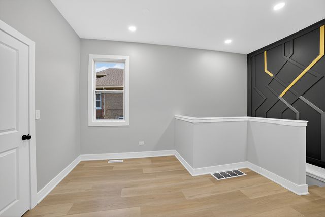 5102 W Belden Street, Chicago, IL 60639