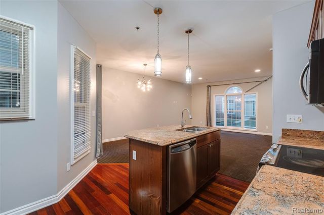 1284 W Crystal Circle, Canton, MI 48187